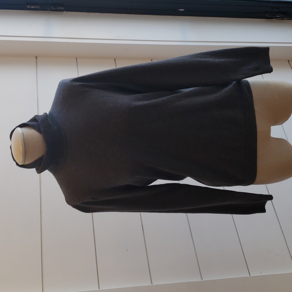 Lands End Medium 100% supima cotton turtleneck